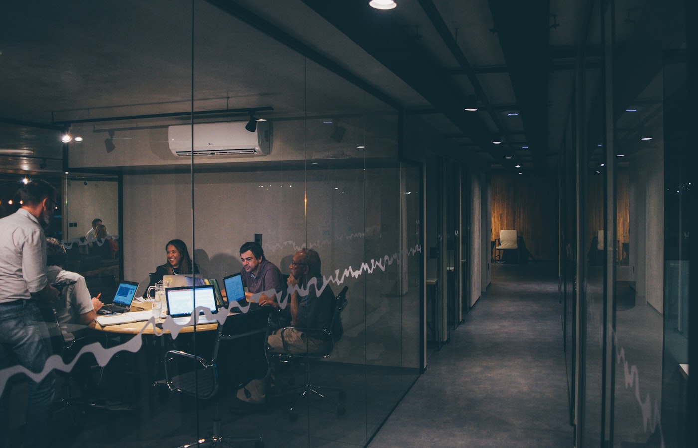Cloud Nomads consultants collaborating in the office